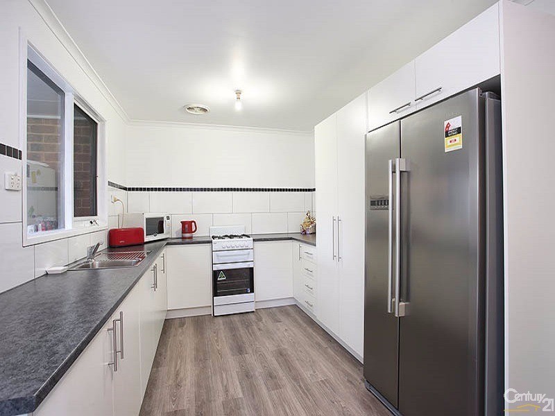 17 Ferncroft Court, Cranbourne North VIC 3977