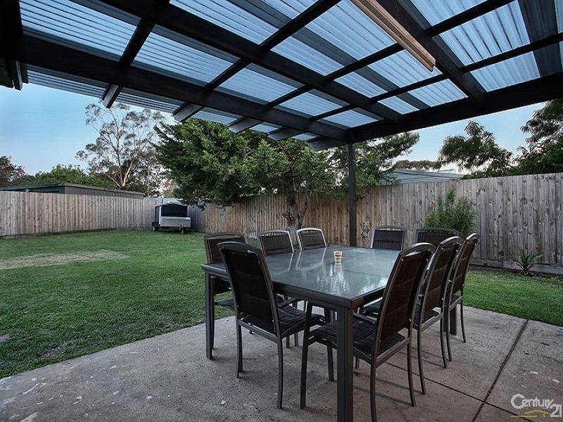 17 Ferncroft Court, Cranbourne North VIC 3977