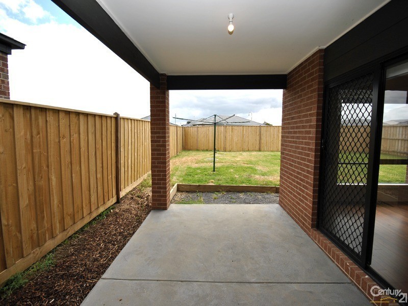 8 Lemongrove Place, Berwick VIC 3806