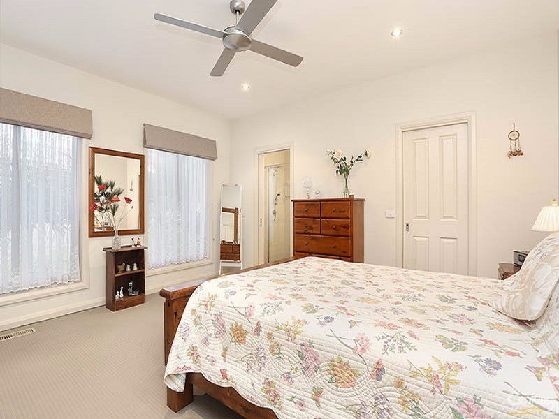 14 Yaldara Drive, Berwick VIC 3806