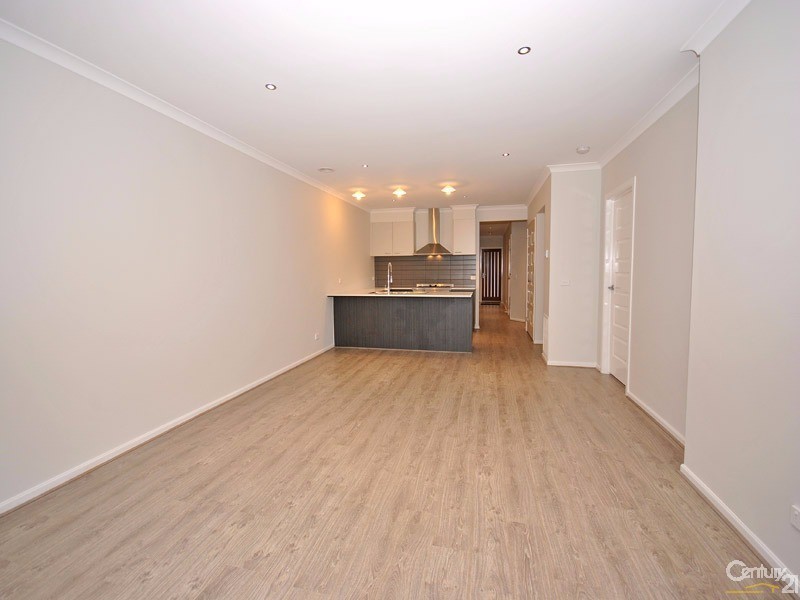 9 Brightstone Drive, Clyde North VIC 3978