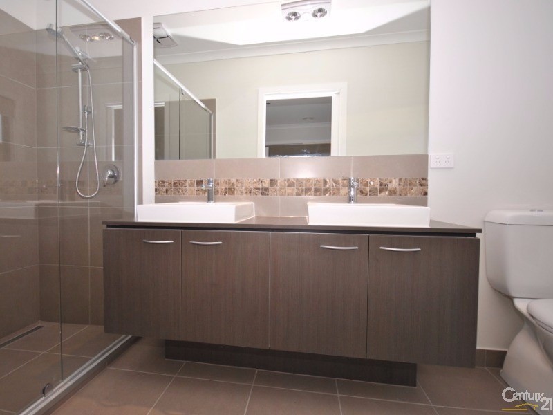 9 Brightstone Drive, Clyde North VIC 3978