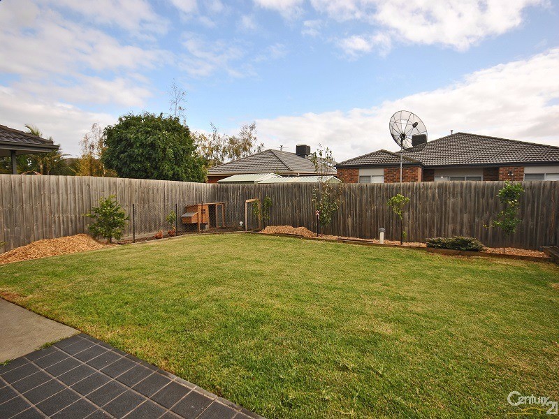 48 Sing Crescent, Berwick VIC 3806