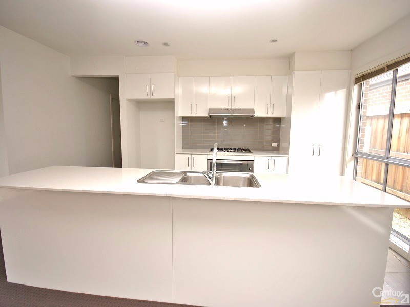 1/30 Golf Links Road, Berwick VIC 3806