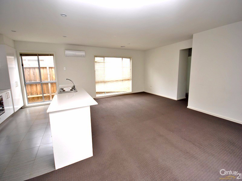 1/30 Golf Links Road, Berwick VIC 3806
