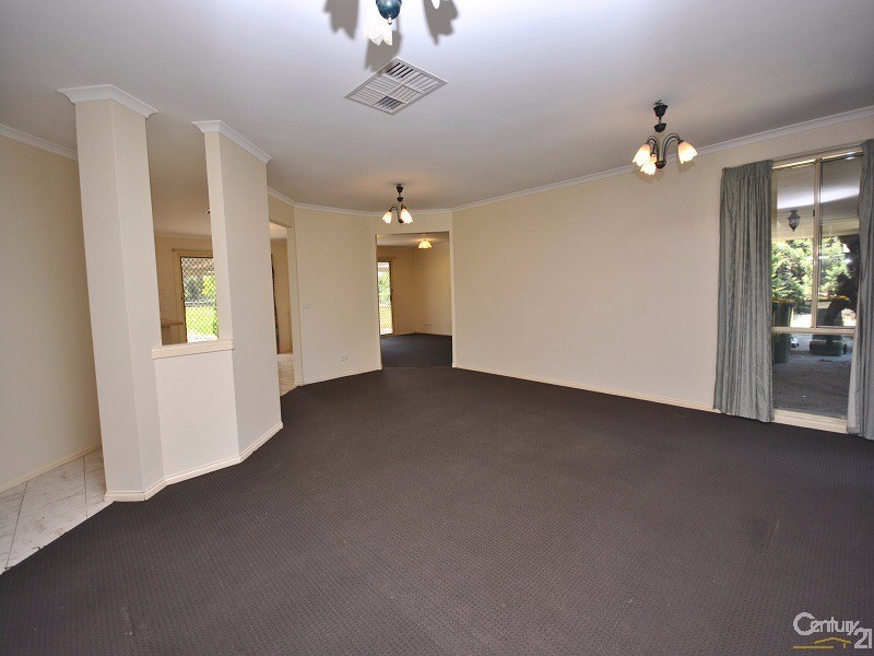 40 Ryan Road, Pakenham VIC 3810