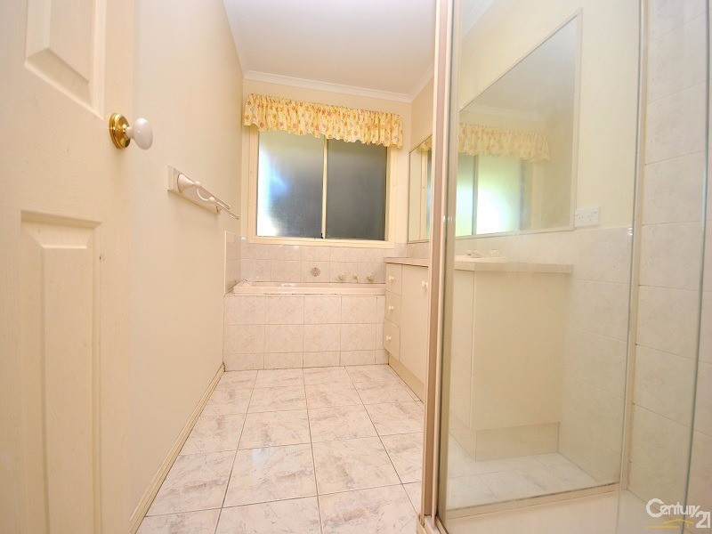 40 Ryan Road, Pakenham VIC 3810