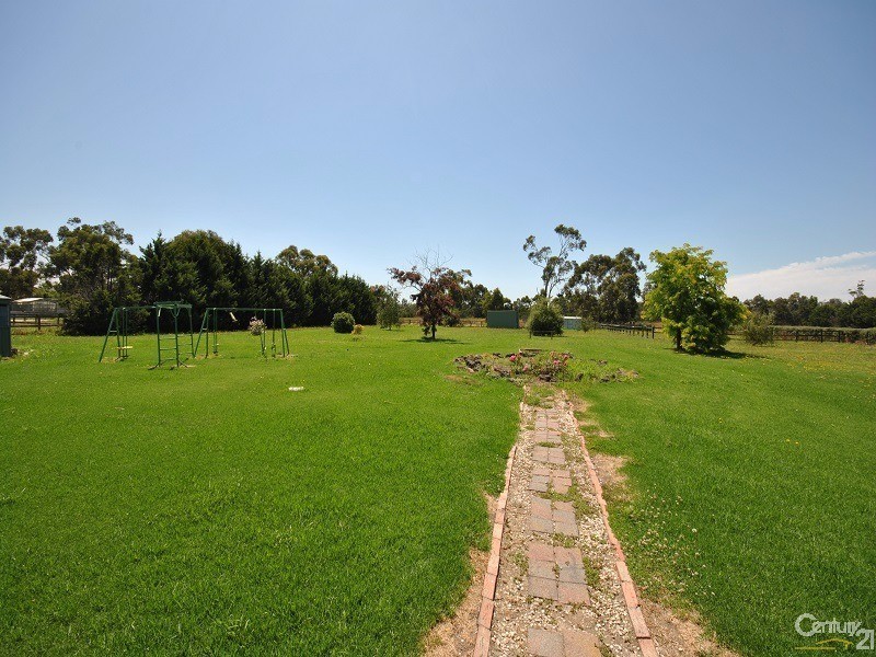 40 Ryan Road, Pakenham VIC 3810
