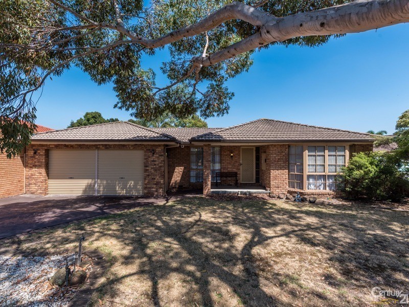 5 Jasmine Court, Cranbourne North VIC 3977