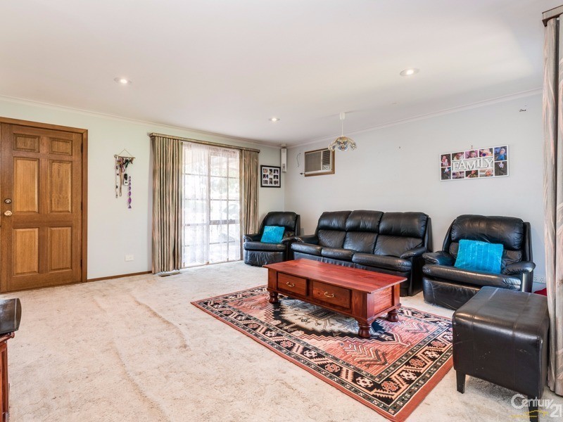 5 Jasmine Court, Cranbourne North VIC 3977