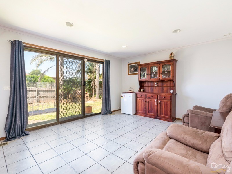 5 Jasmine Court, Cranbourne North VIC 3977