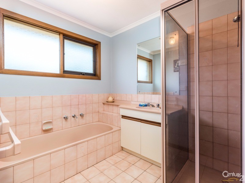 5 Jasmine Court, Cranbourne North VIC 3977