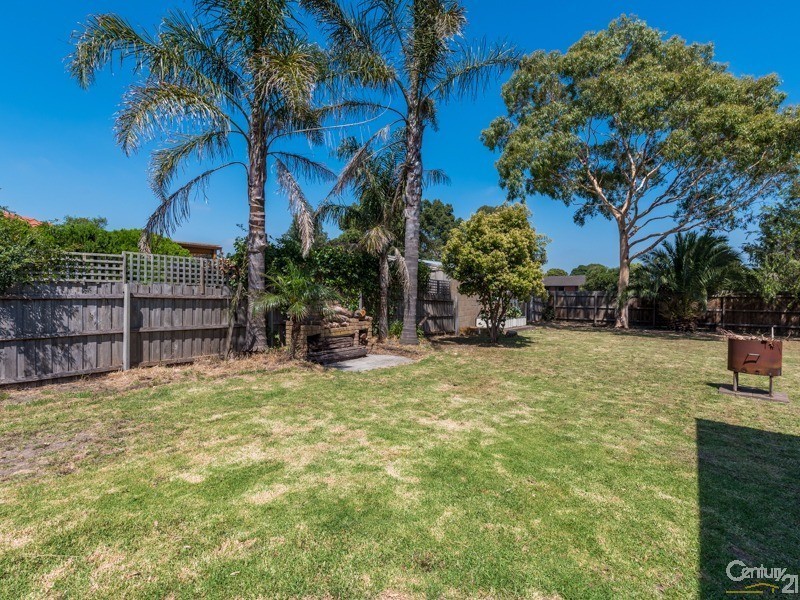 5 Jasmine Court, Cranbourne North VIC 3977