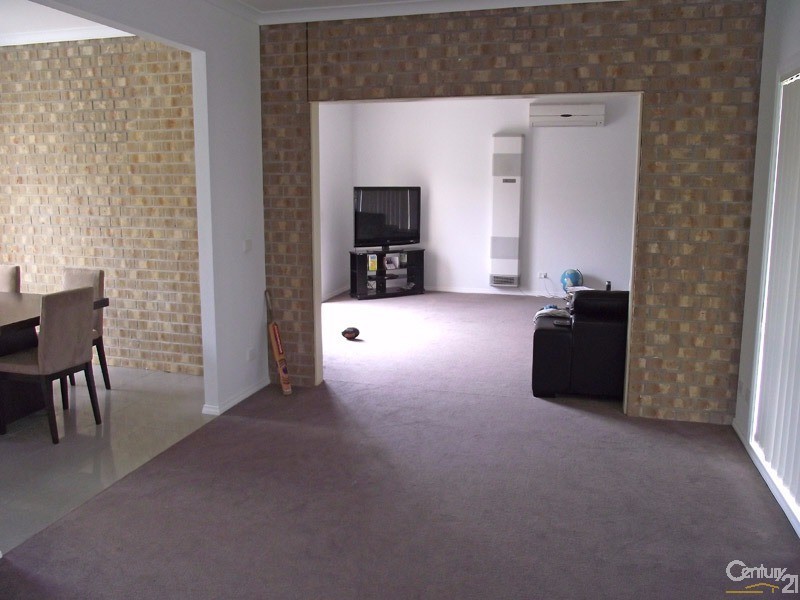 7 Amberley Drive, Pakenham VIC 3810