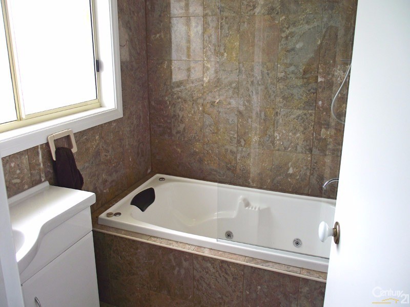 7 Amberley Drive, Pakenham VIC 3810