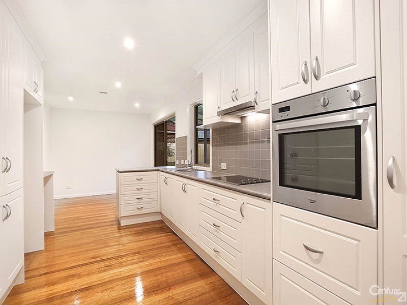 1/14 Greenlaw Crescent, Berwick VIC 3806