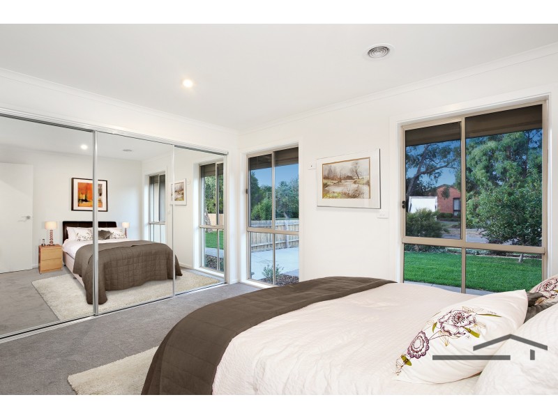 1/14 Greenlaw Crescent, Berwick VIC 3806