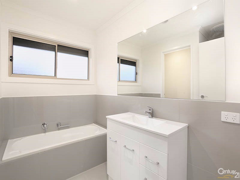 1/14 Greenlaw Crescent, Berwick VIC 3806