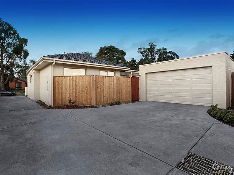 1/14 Greenlaw Crescent, Berwick VIC 3806