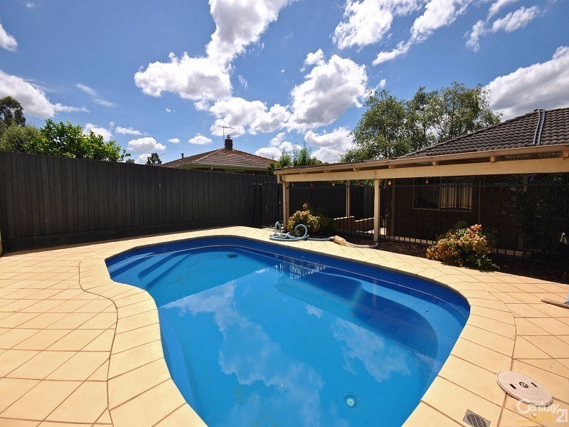 87 Amber Crescent, Narre Warren VIC 3805