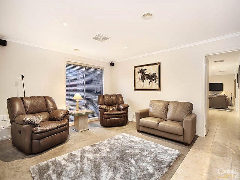 8 Cherrywood Way, Narre Warren South VIC 3805