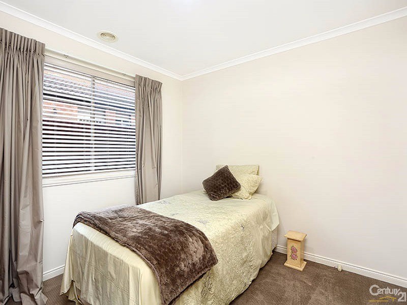 8 Cherrywood Way, Narre Warren South VIC 3805