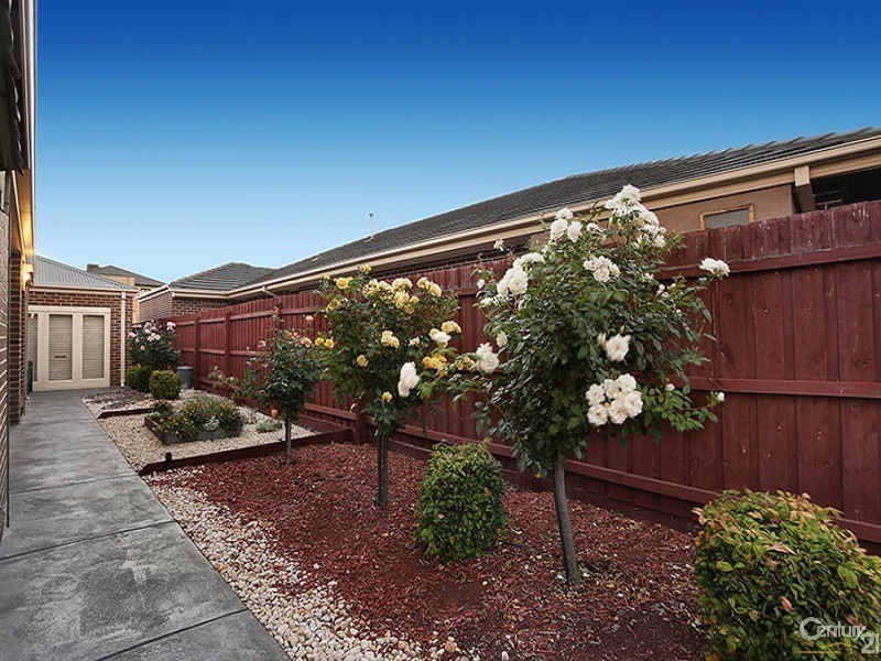 8 Cherrywood Way, Narre Warren South VIC 3805