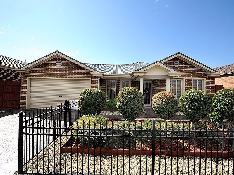 8 Cherrywood Way, Narre Warren South VIC 3805