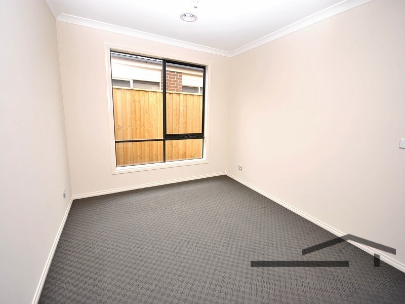 5 Lincoln Avenue, Officer VIC 3809