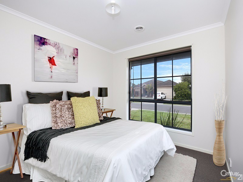 76 Harrington Drive, Narre Warren South VIC 3805