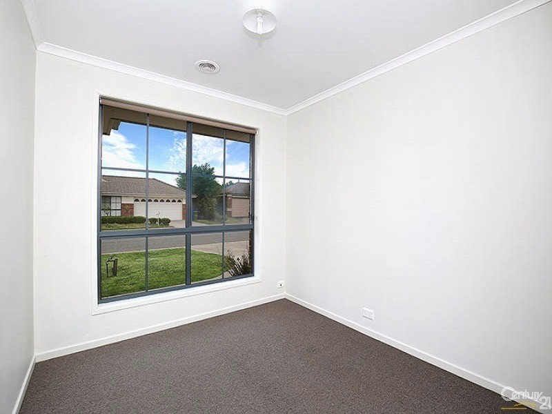 76 Harrington Drive, Narre Warren South VIC 3805