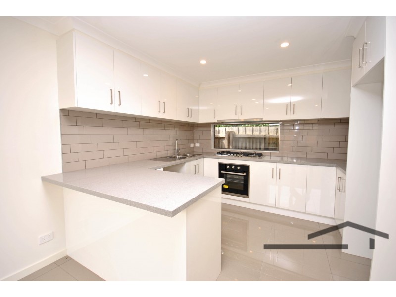 2/120 Fordholm Road, Hampton Park VIC 3976