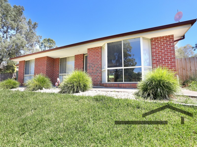9 Calway Street, Drouin VIC 3818
