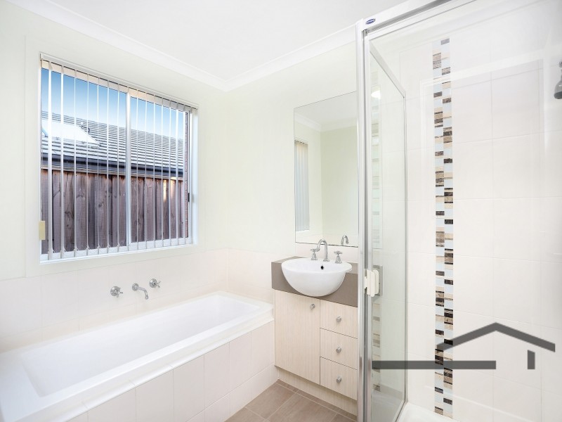 60 Kosta Boda Boulevard, Pakenham VIC 3810