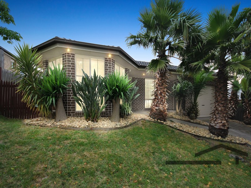 8 Ash Crescent, Pakenham VIC 3810
