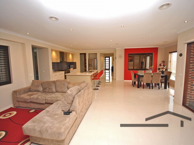 143 Viewgrand Drive, Berwick VIC 3806