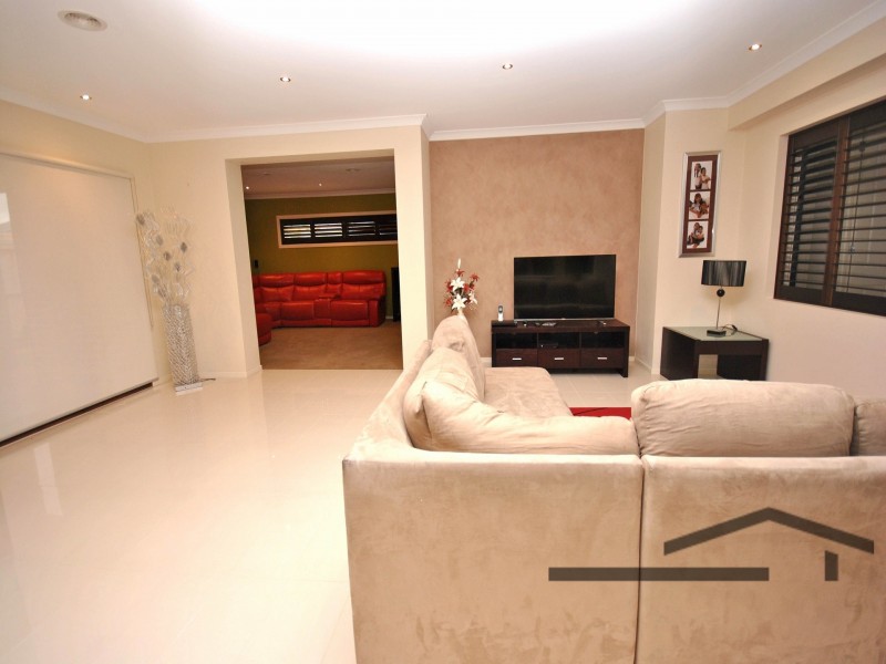 143 Viewgrand Drive, Berwick VIC 3806