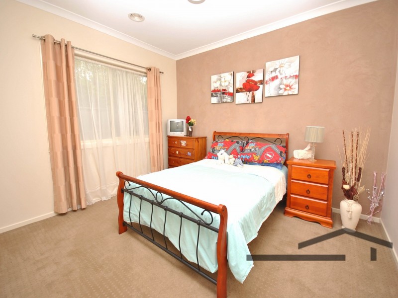 143 Viewgrand Drive, Berwick VIC 3806