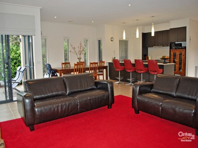 11 Greenhaven Terrace, Berwick VIC 3806