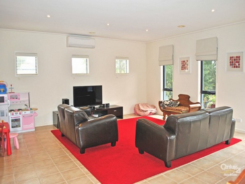 11 Greenhaven Terrace, Berwick VIC 3806