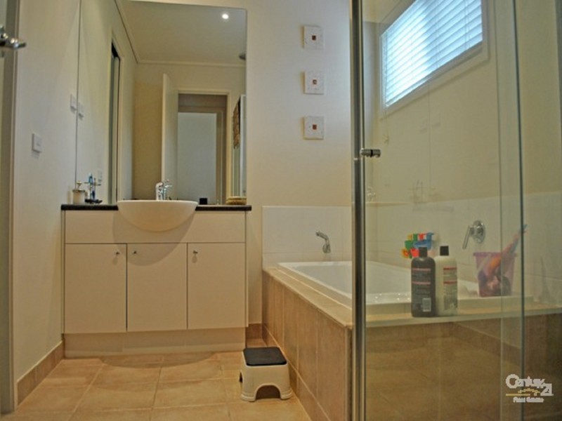 11 Greenhaven Terrace, Berwick VIC 3806