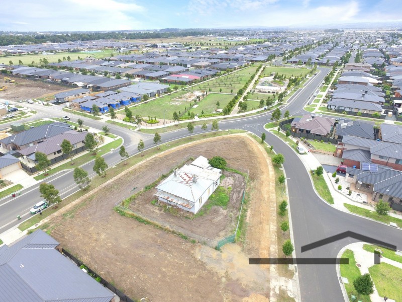 May Villa 151-161s  Selandra Boulevard, Clyde North VIC 3978