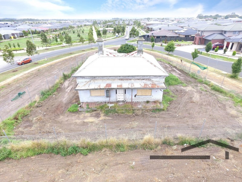 May Villa 151-161s  Selandra Boulevard, Clyde North VIC 3978