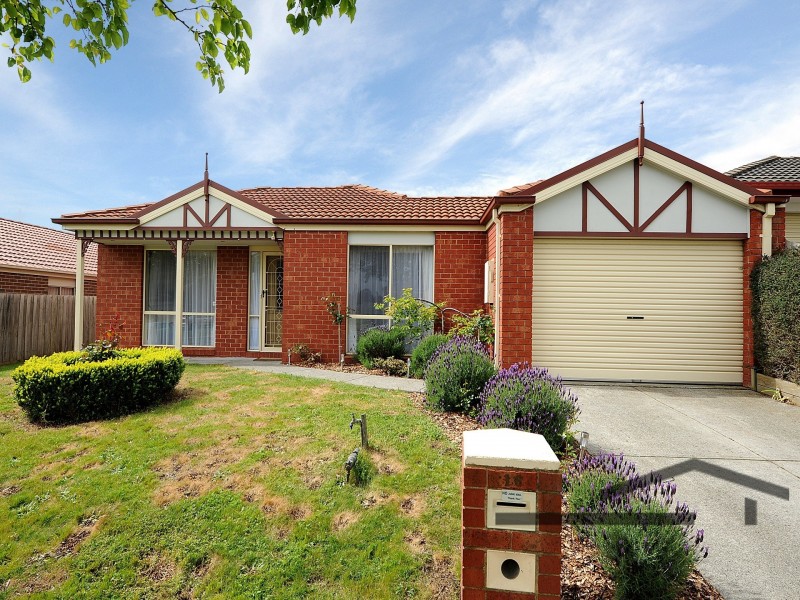 16  Domain Drive, Berwick VIC 3806