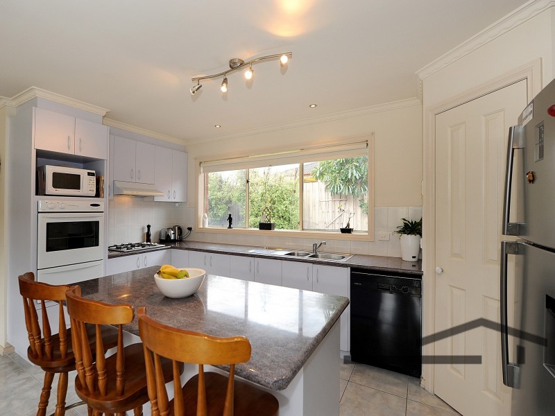 16  Domain Drive, Berwick VIC 3806