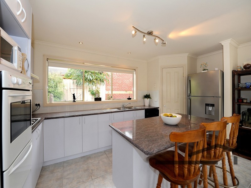 16  Domain Drive, Berwick VIC 3806