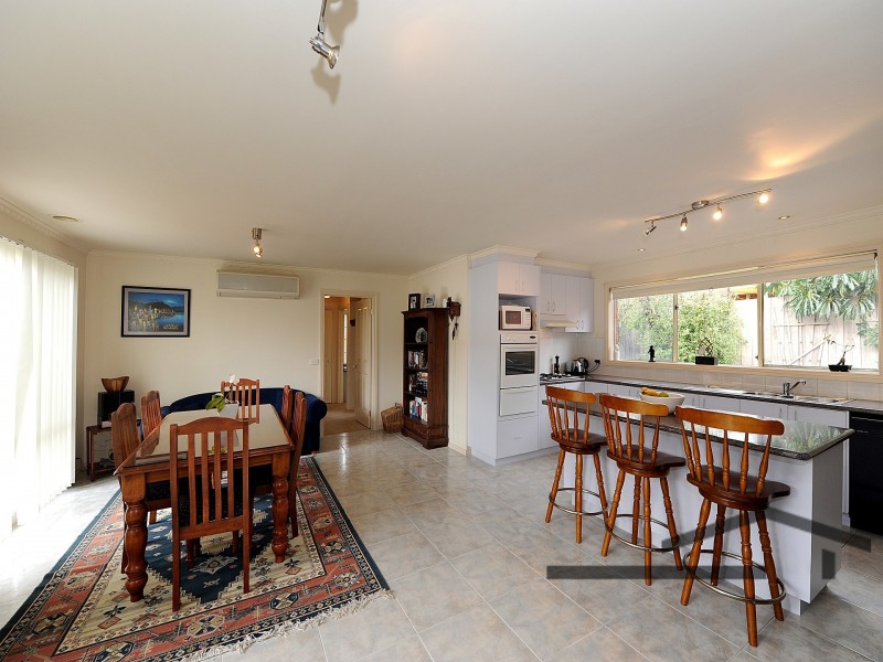 16  Domain Drive, Berwick VIC 3806