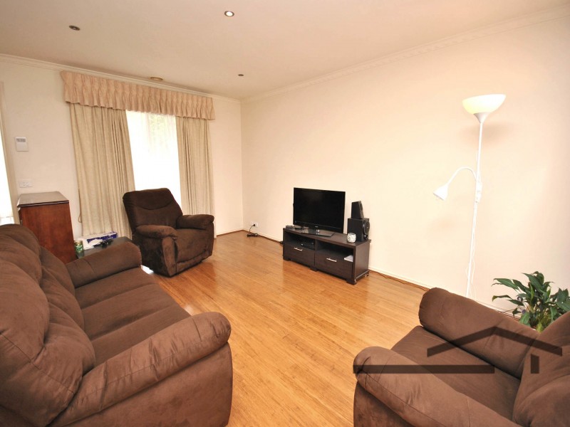 16  Domain Drive, Berwick VIC 3806