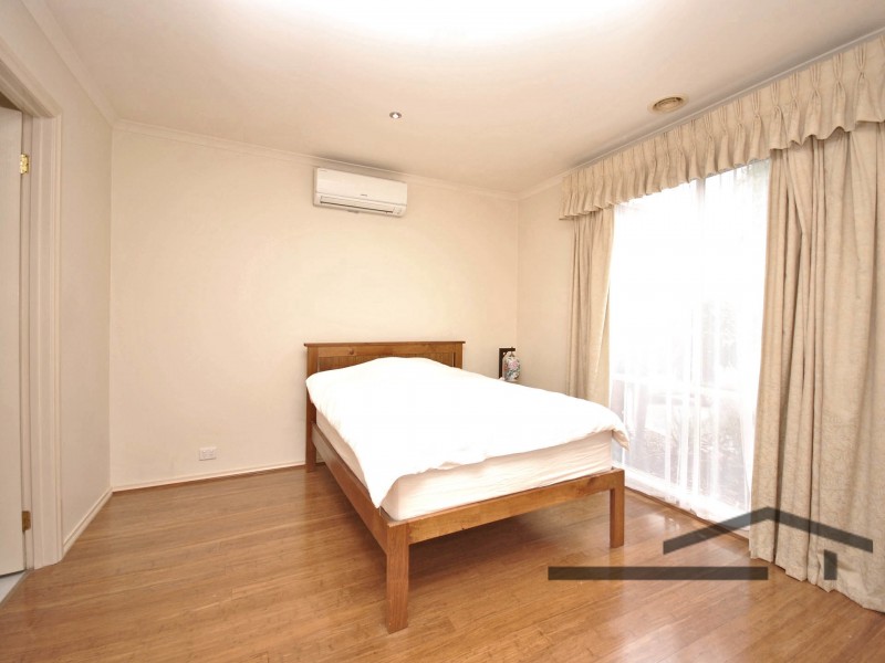 16  Domain Drive, Berwick VIC 3806