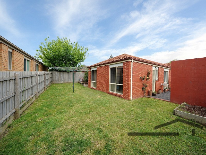 16  Domain Drive, Berwick VIC 3806